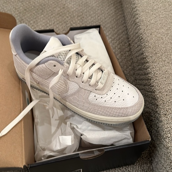 Air Force 1 ‘07 - Picture 2 of 5